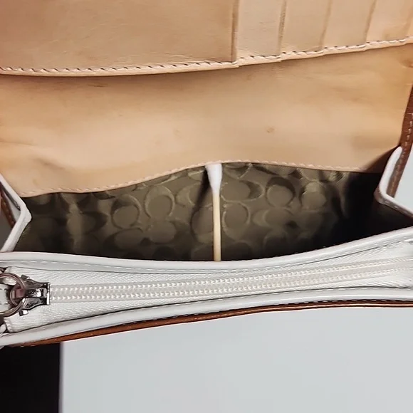 Vintage Coach Soho Wallet - Picture 15 of 16